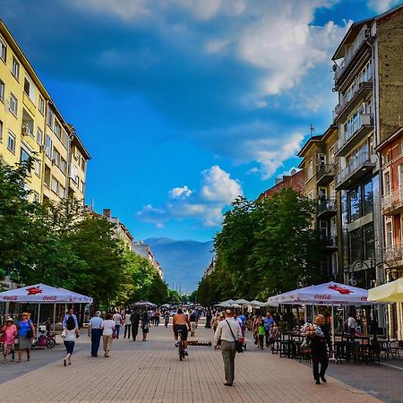 5 Seconds Away From The Main Street, Free Secured Parking Apartment Sofia Bagian luar foto