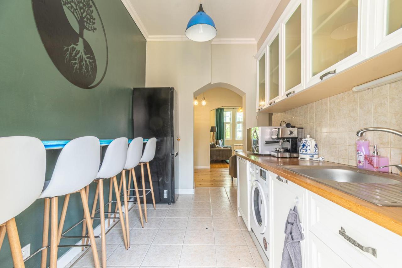 5 Seconds Away From The Main Street, Free Secured Parking Apartment Sofia Bagian luar foto