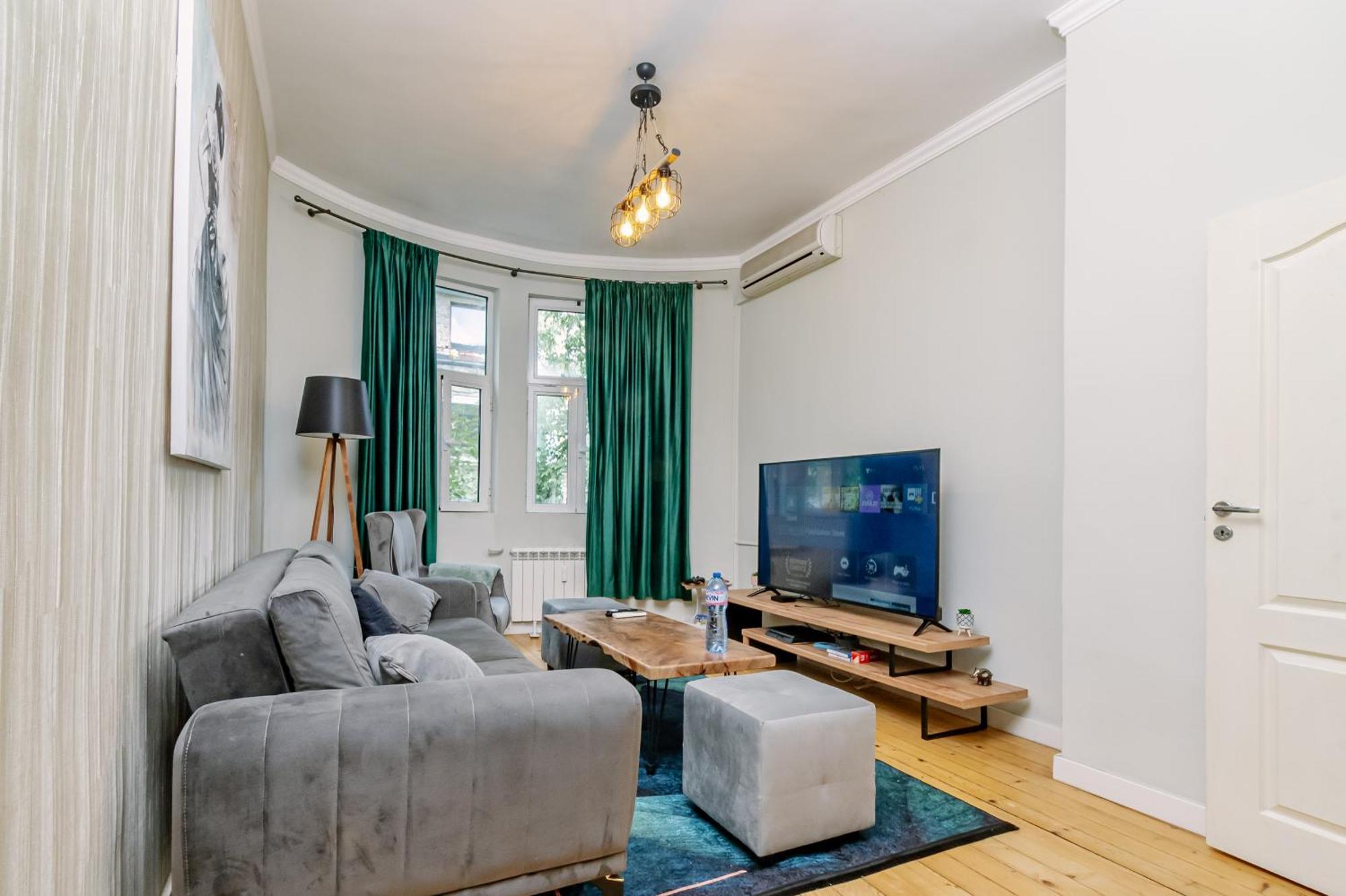 5 Seconds Away From The Main Street, Free Secured Parking Apartment Sofia Bagian luar foto